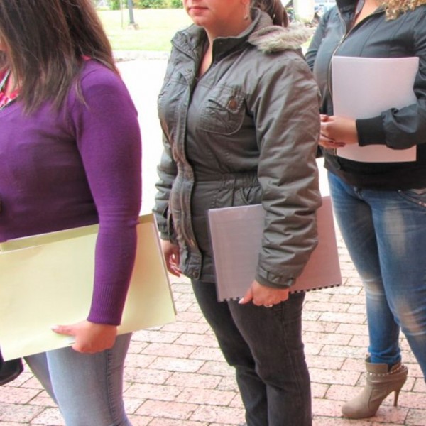 Encuesta de Delfos indicó que 4 de cada 10 trabajadores buscan un segundo empleo