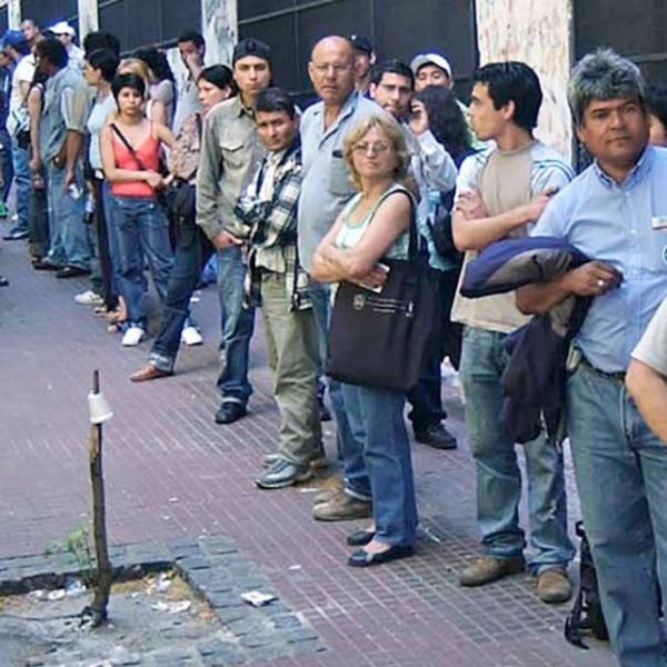 Cierran empresas y se pierden empleos: la crisis ya dejó más de 21 mil firmas menos en casi dos años