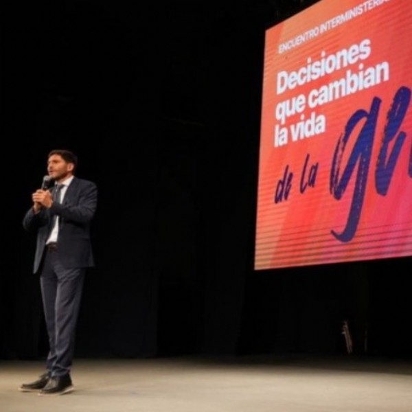 Pullaro defendió su modelo y marcó diferencias: "Gobernamos sin motosierra y con sensibilidad social"