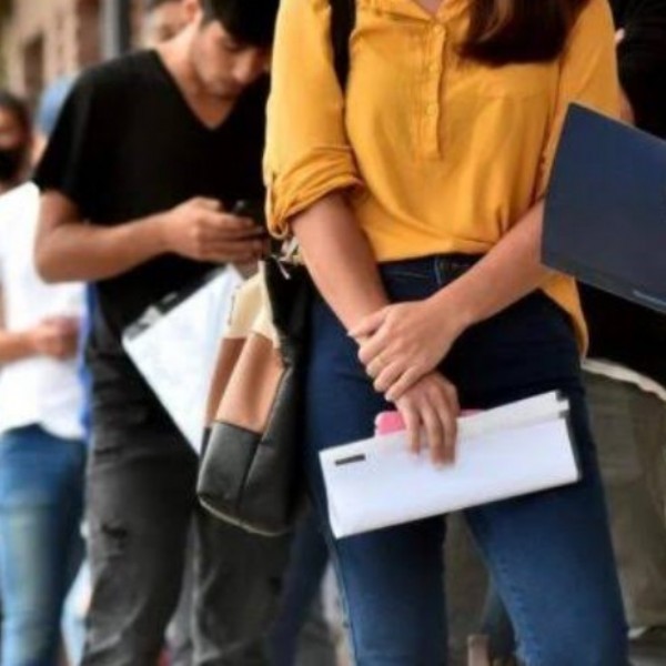 Casi 7 de cada 10 jóvenes están inactivos, desocupados o con empleos informales, según la UCA