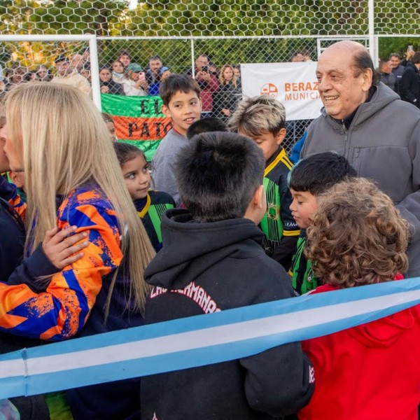 Mussi inauguró nuevas canchas de césped sintético y dio inicio a la 3° Copa Autonomía Berazategui