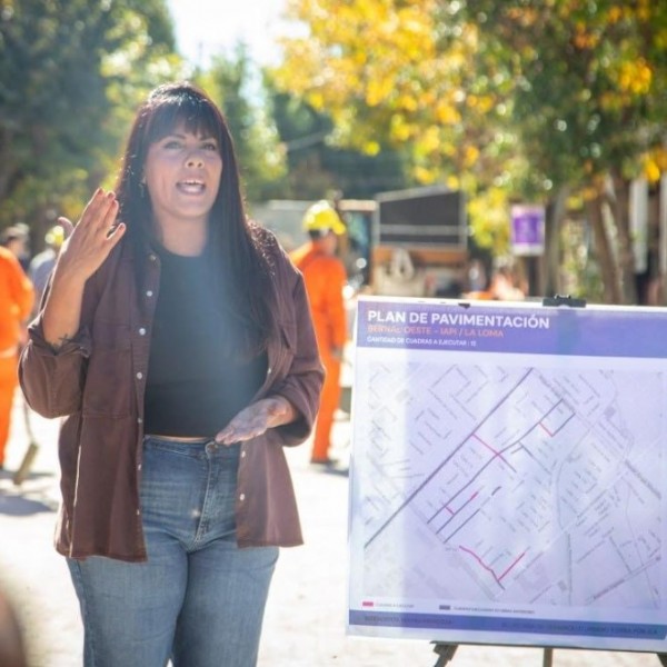 Eva Mieri supervisó 13 cuadras de pavimento en Bernal Oeste y destacó que ya superan las 1.200 calles asfaltadas