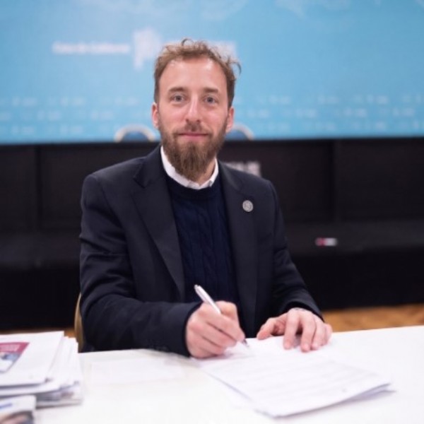 Federico Otermín firmó un leasing con Provincia para sumar maquinaria al programa Lomas Limpia