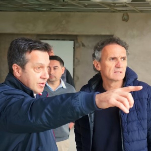 El intendente Arturo Rojas recibió al ministro Gabriel Katopodis y repasaron obras clave para Necochea