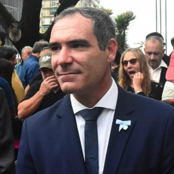 Agustín Neme defendió el desalojo de la feria de la Rambla y dijo que Montenegro "no miró para otro lado"