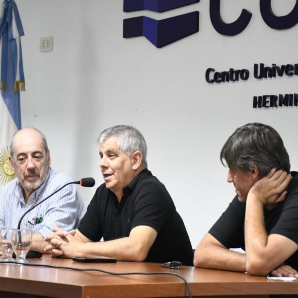 Guillermo Britos recibió a estudiantes de la UBA que diseñarán proyectos para un Chivilcoy 2050