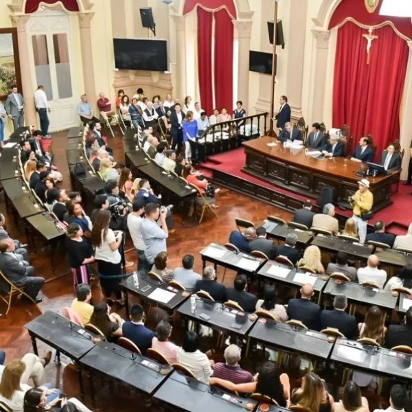 Diputados de Salta aprobaron sanciones a padres por bullying y prevén hasta 30 días de arresto