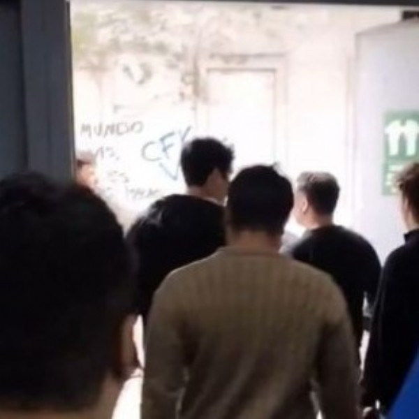 Militantes interrumpieron una charla de Juan Cruz Godoy y Gino Visconti en la UBA y suspendieron la actividad