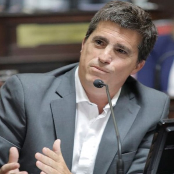 Juan Pablo Allan impulsa un portal libertario en La Plata en plena interna con Juanes Osaba