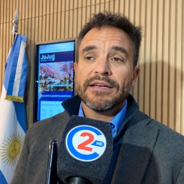 Jujuy lanzará un bus para buscar turistas en hoteles de Salta y llevarlos a sus bodegas