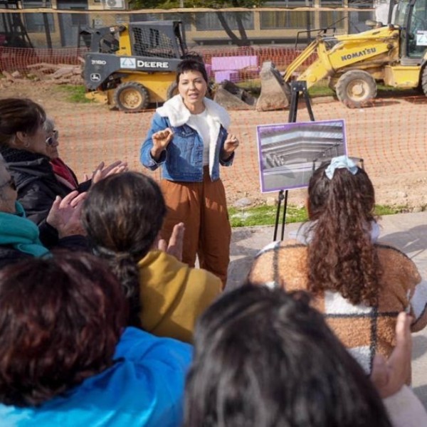 Mayra Mendoza y Eva Mieri recorrieron el inicio de la construcción del nuevo Polideportivo de Ezpeleta Oeste