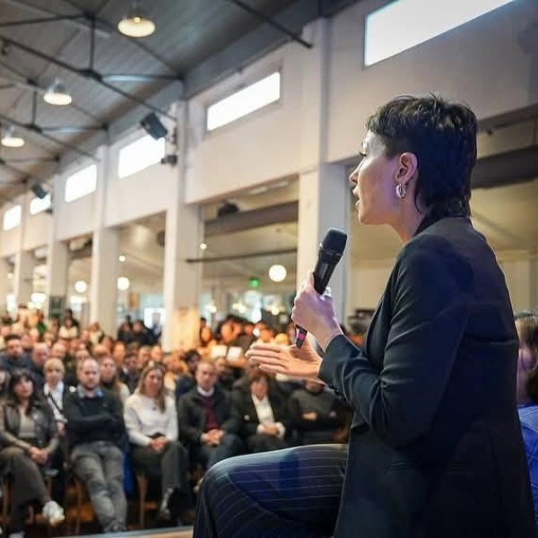 Mayra Mendoza y Ceci Soler reunieron a más de 200 referentes en Quilmes por el Día de la Industria