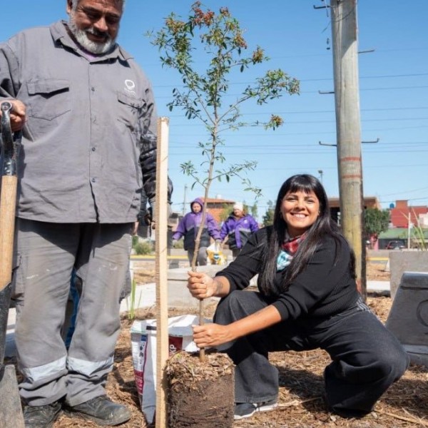 Quilmes eliminó un basural histórico en Ezpeleta Oeste y lo transformó en un nuevo espacio público
