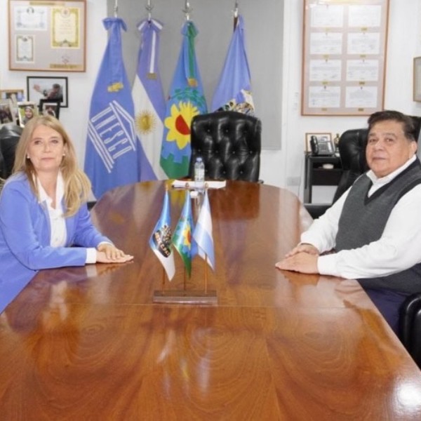 Mario Ishii y Verónica Magario avanzan en políticas conjuntas para fortalecer la salud y la educación en José C. Paz