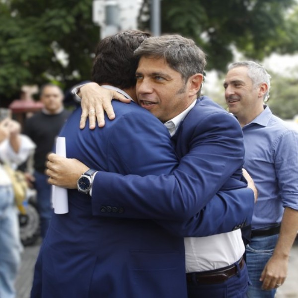 Kicillof y Espinoza salen a cruzar a Milei: denuncian una "catástrofe" en municipios y provincias